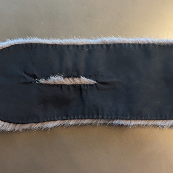 Luis Vuitton mink stole - Picture 4 of 7